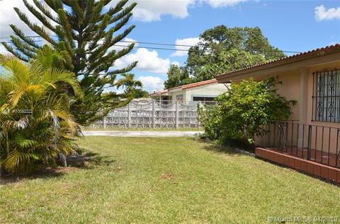 820 E 35th St, Hialeah, FL 33013 photo 2