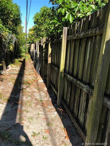 201 E 46th St, Hialeah, FL 33013 photo 2