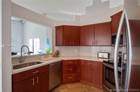 551 Carrington Ln, Weston, FL 33326 photo 4