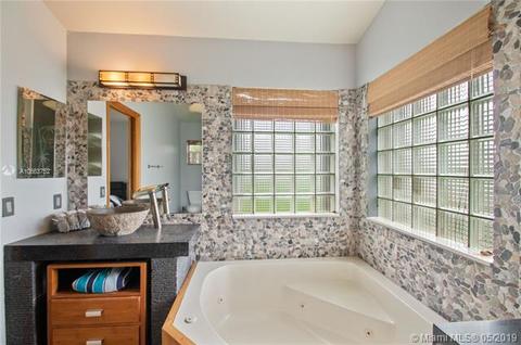 551 Carrington Ln, Weston, FL 33326 photo 17