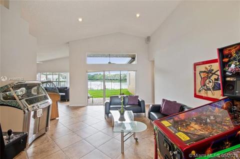 551 Carrington Ln, Weston, FL 33326 photo 6