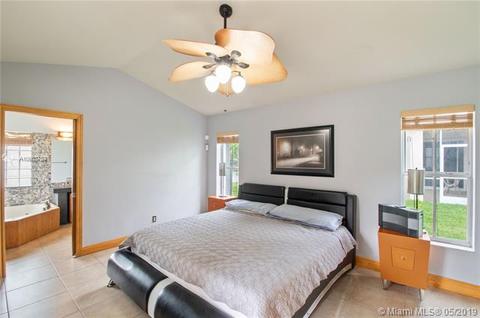 551 Carrington Ln, Weston, FL 33326 photo 14