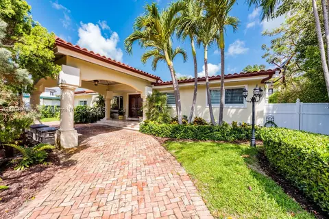217 Buttonwood Dr, Key Biscayne, FL 33149 photo 1