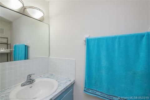 Undisclosed, Hialeah, FL 33012 photo 3
