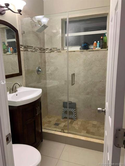 71 W 64th St, Hialeah, FL 33012 photo 8