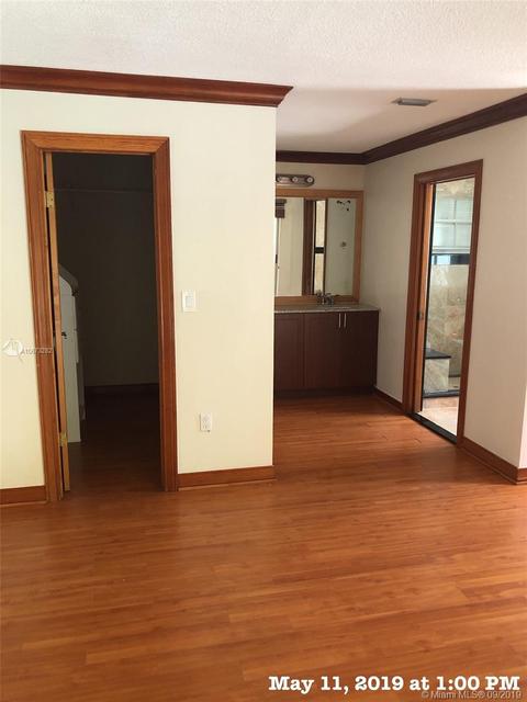 8564 NW 165th Ter, Miami Lakes, FL 33016 photo 10