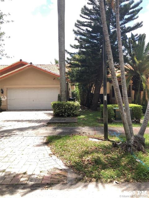 8564 NW 165th Ter, Miami Lakes, FL 33016 photo 2