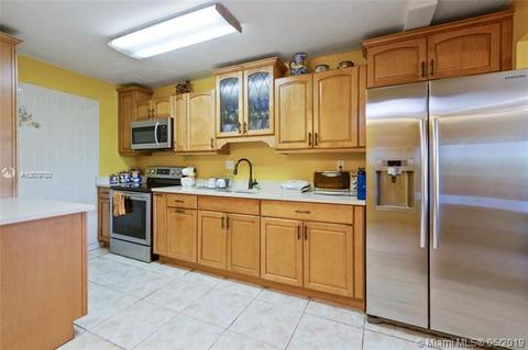 30 E 39th St #318, Hialeah, FL 33013 photo 1