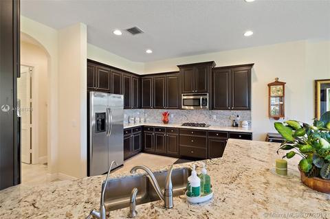 111 SEthan Ter, Stuart, FL 34997 photo 9