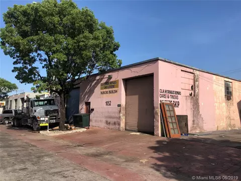 1054 E 27th St, Hialeah, FL 33013 photo 2