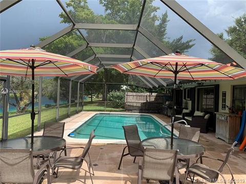 14841 Lewis Rd, Miami Lakes, FL 33014 photo 4