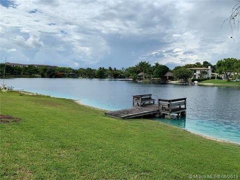 14841 Lewis Rd, Miami Lakes, FL 33014 photo 2