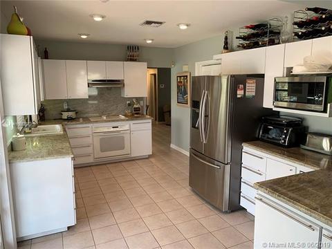14841 Lewis Rd, Miami Lakes, FL 33014 photo 9