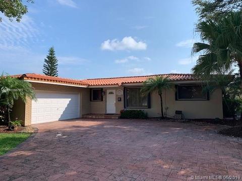 14841 Lewis Rd, Miami Lakes, FL 33014 photo 1