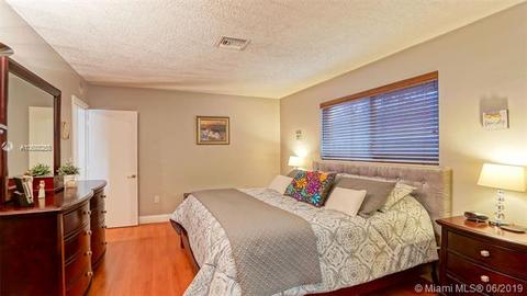 14300 Leaning Pine Dr, Miami Lakes, FL 33014 photo 17