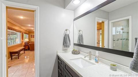 14300 Leaning Pine Dr, Miami Lakes, FL 33014 photo 23