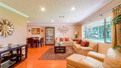 14300 Leaning Pine Dr, Miami Lakes, FL 33014 photo 8