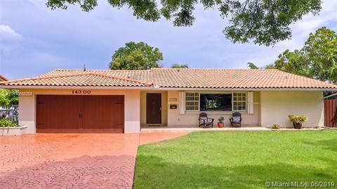 14300 Leaning Pine Dr, Miami Lakes, FL 33014 photo 3