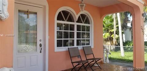 550 SE 6th St, Hialeah, FL 33010 photo 1