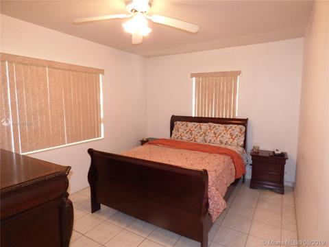 910 NE 164th St, North Miami Beach, FL 33162 photo 12