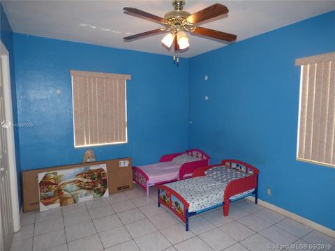 910 NE 164th St, North Miami Beach, FL 33162 photo 13