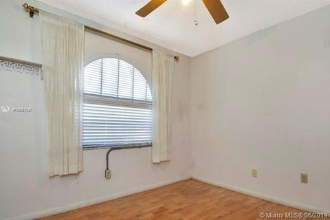 2782 W 54th Pl, Hialeah, FL 33016 photo 13