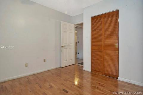 2782 W 54th Pl, Hialeah, FL 33016 photo 12