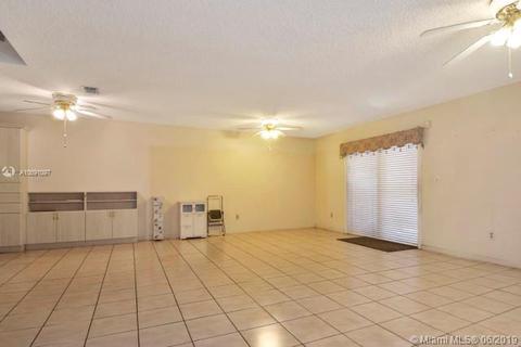 2782 W 54th Pl, Hialeah, FL 33016 photo 17