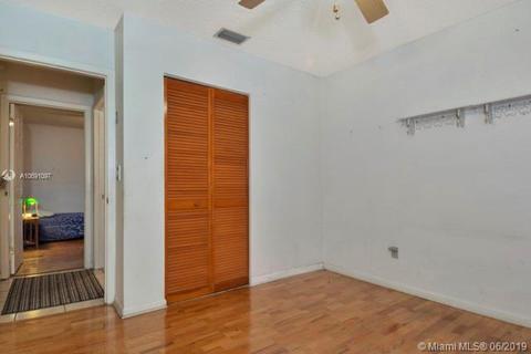 2782 W 54th Pl, Hialeah, FL 33016 photo 11