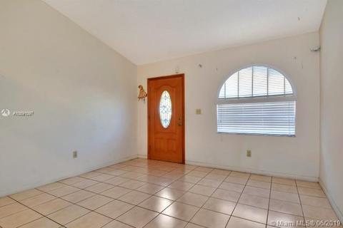 2782 W 54th Pl, Hialeah, FL 33016 photo 6
