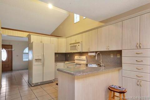 2782 W 54th Pl, Hialeah, FL 33016 photo 18
