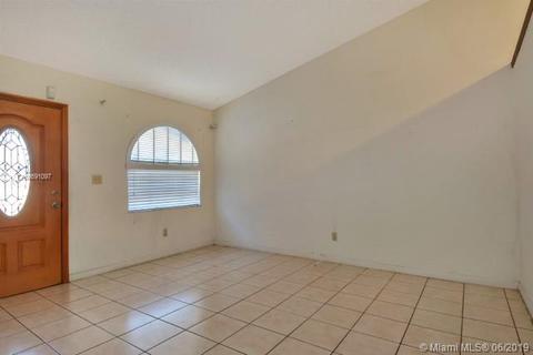2782 W 54th Pl, Hialeah, FL 33016 photo 8