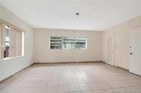 466 E 37th St, Hialeah, FL 33013 photo 10