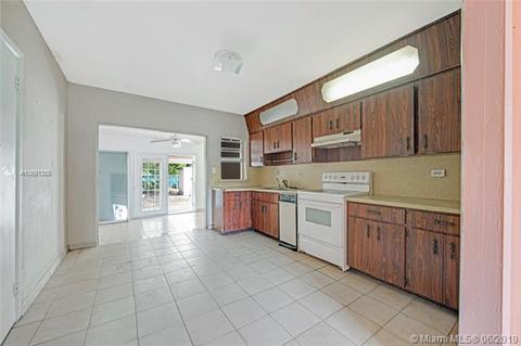 466 E 37th St, Hialeah, FL 33013 photo 5
