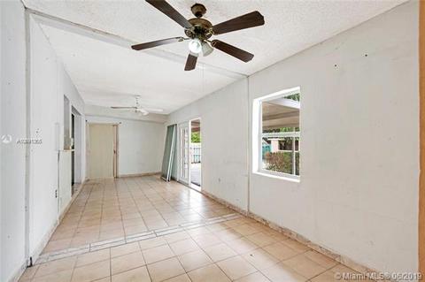 466 E 37th St, Hialeah, FL 33013 photo 9