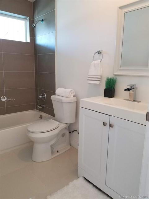 630 W 70th Pl, Hialeah, FL 33014 photo 9