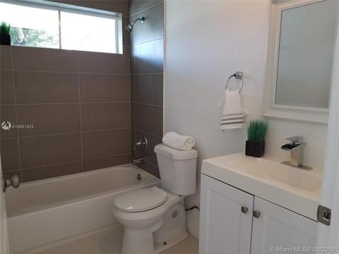 630 W 70th Pl, Hialeah, FL 33014 photo 10
