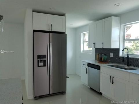 630 W 70th Pl, Hialeah, FL 33014 photo 3