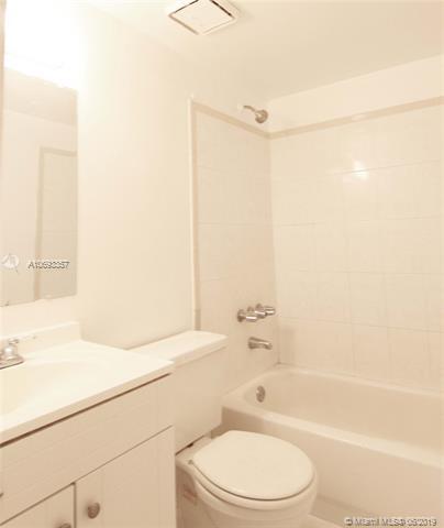 Undisclosed, Miami, FL 33193 photo 9