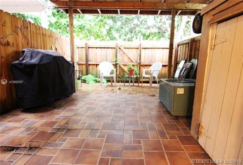 Undisclosed, Miami, FL 33193 photo 4