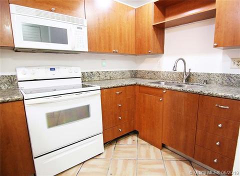 Undisclosed, Miami, FL 33193 photo 2