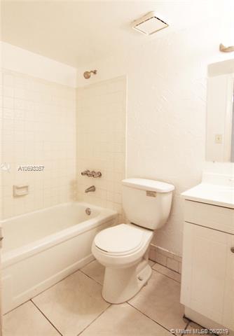 Undisclosed, Miami, FL 33193 photo 6
