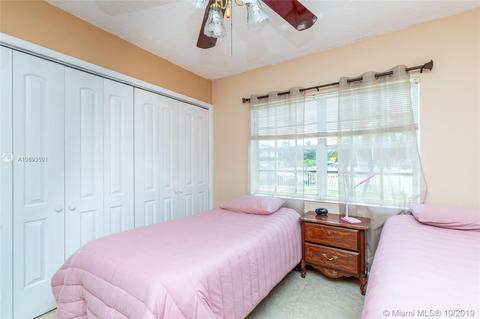 1460 E 8th Ct, Hialeah, FL 33010 photo 19
