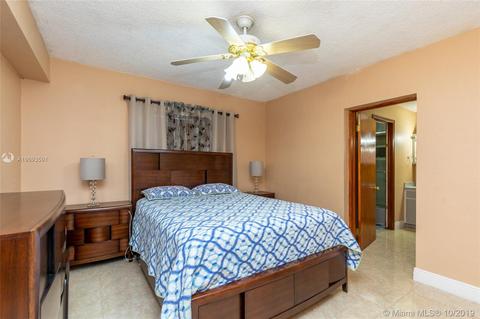 1460 E 8th Ct, Hialeah, FL 33010 photo 20