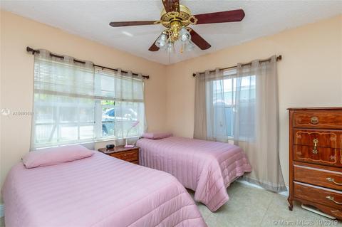 1460 E 8th Ct, Hialeah, FL 33010 photo 18