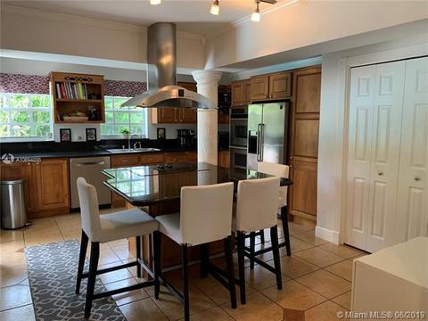 Undisclosed, Miami, FL 33134 photo 12