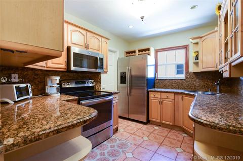 8919 Emerson Ave, Surfside, FL 33154 photo 7