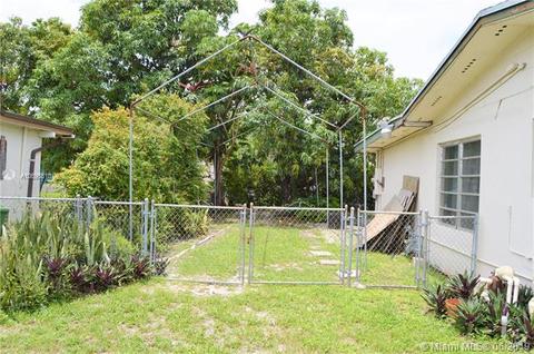 1071 W 46th St, Hialeah, FL 33012 photo 5