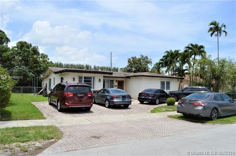 1071 W 46th St, Hialeah, FL 33012 photo 2