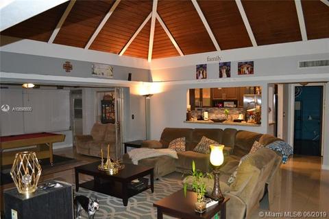 Undisclosed, Tamarac, FL 33319 photo 2